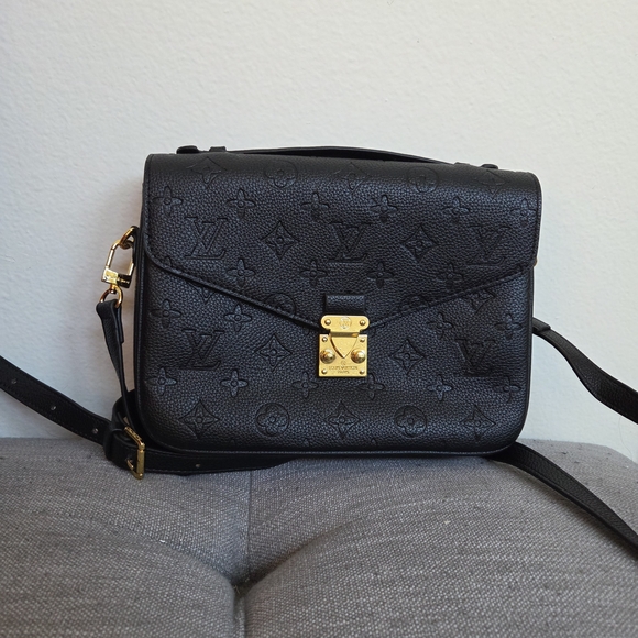 no brand Handbags - Black Crossbody Bag